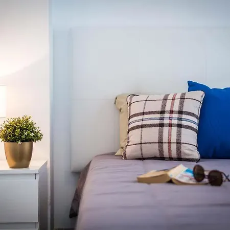 Playa De Fanabe Sleeps 8 With Pool Air Con And Wifi Costa Adeje (Tenerife)