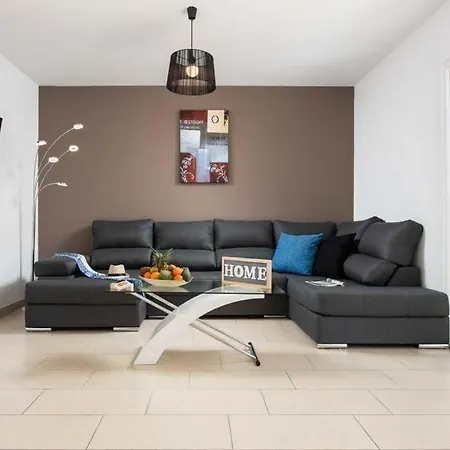 Playa De Fanabe Sleeps 8 With Pool Air Con And Wifi Villa